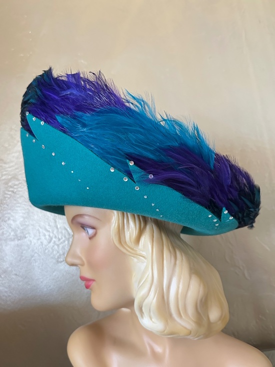 DESIGNER 1980s\'/90s\' AQUA & PURPLE  FELT \